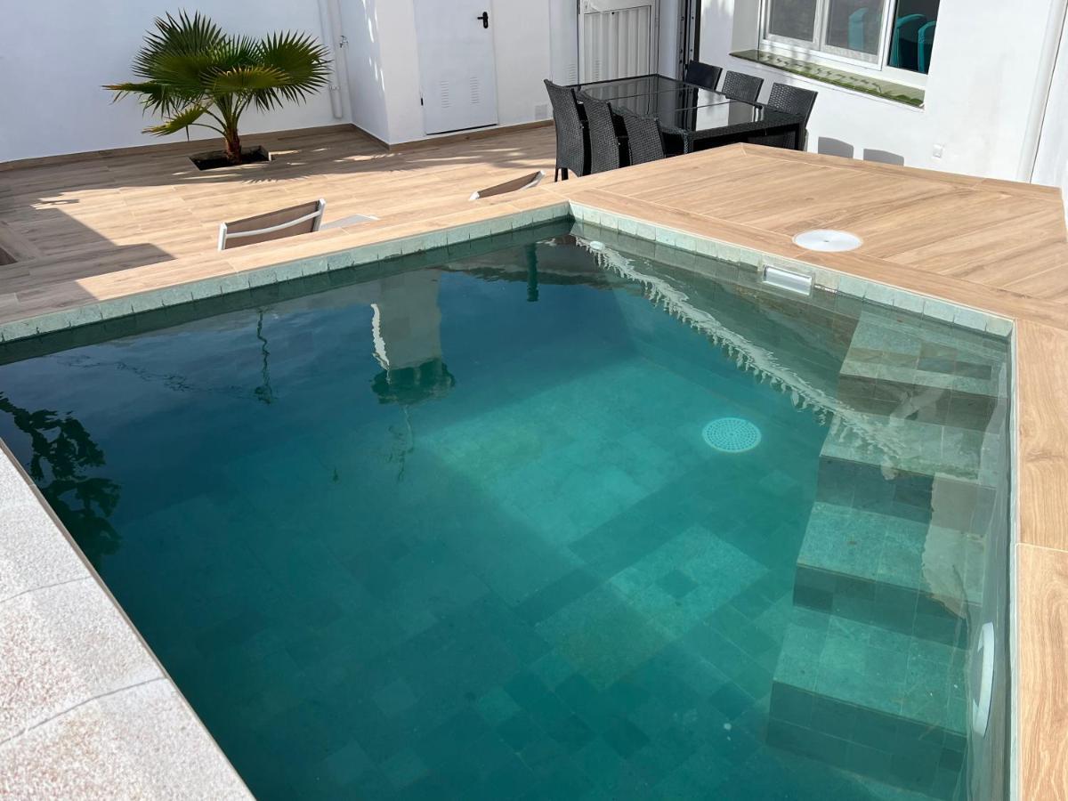 Karibu Beach & Pool 마르베야 외부 사진